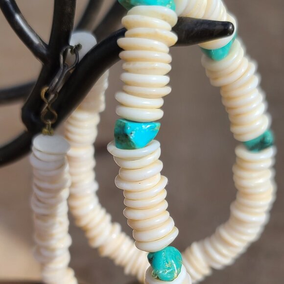 Vintage Native American Turquoise and High Grade Puka/Heishi Necklace 17" - Picture 2 of 4